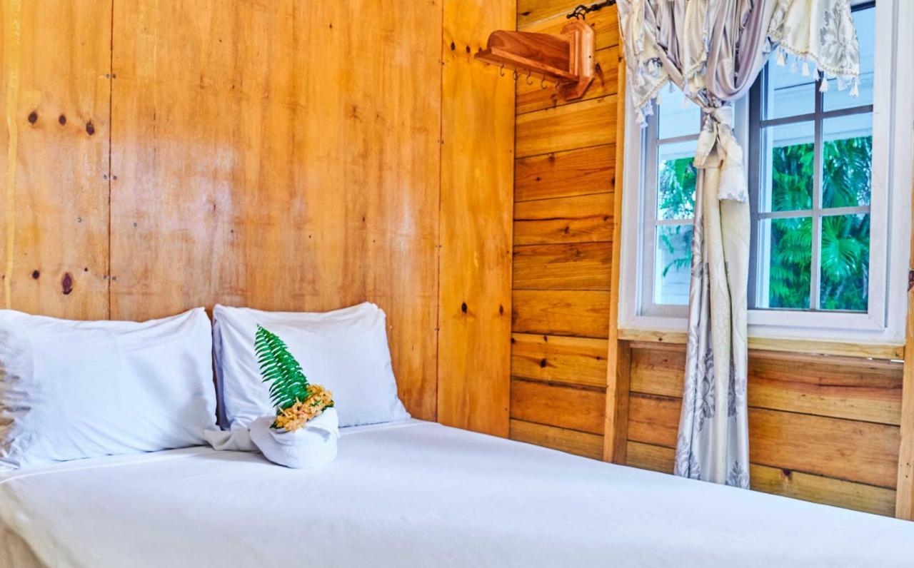 Yellow Bird Sea Negril Exterior foto
