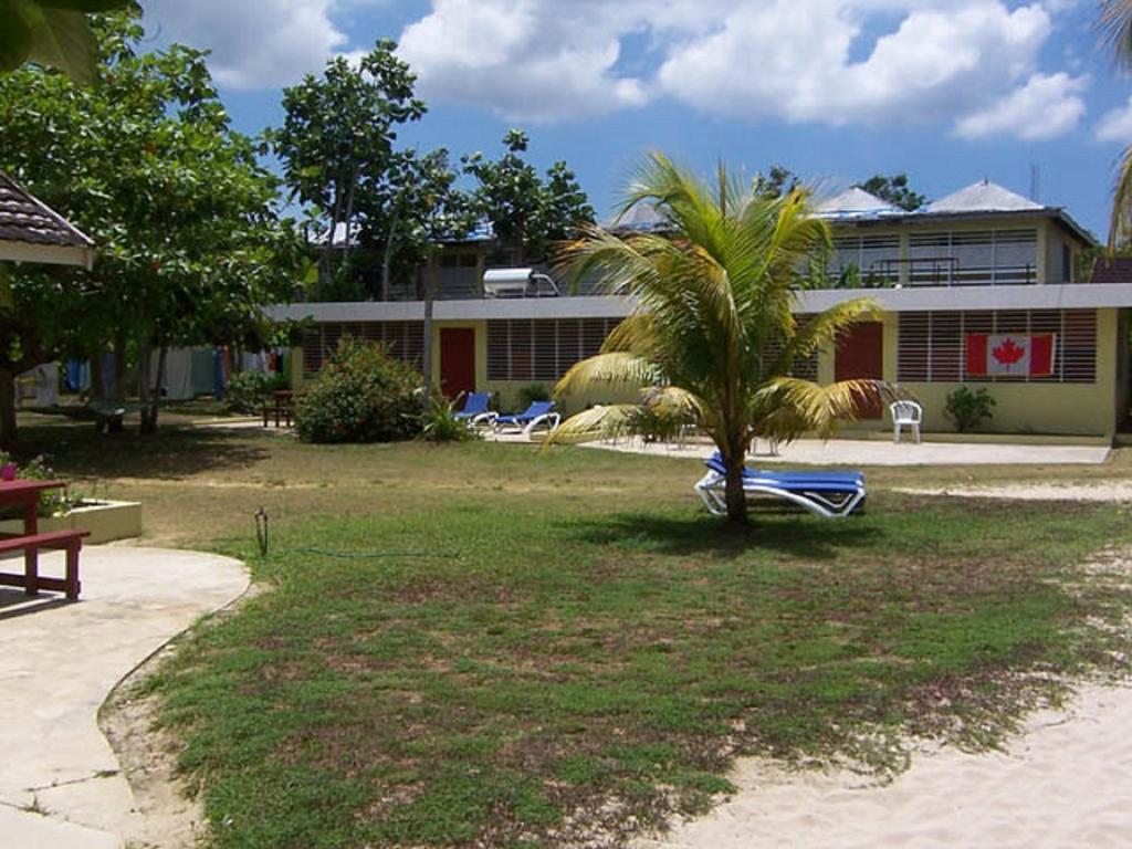 Yellow Bird Sea Negril Exterior foto